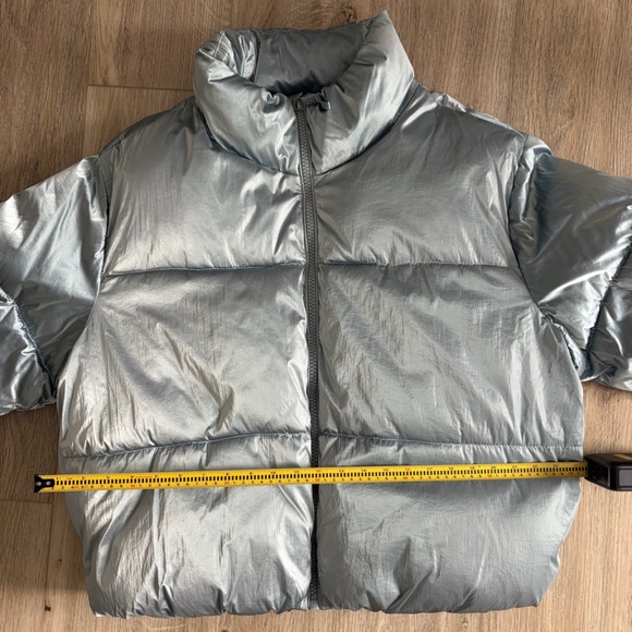 Old Navy Silver Puffer Jacket - Picture 5 of 5